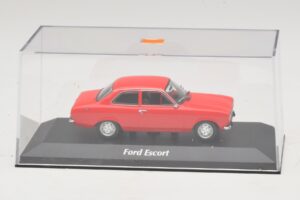 Ford Escort Mk1 Czerwony Maxichamps 1:43 940081001 Metal — zdjęcie 4 z 5