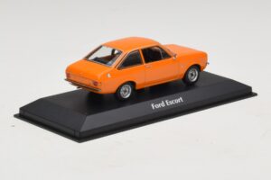 Ford Escort Mk2 Pomarańczowy Maxichamps 1:43 940084101 Metal — zdjęcie 2 z 5