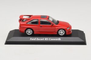 Ford Escort RS Cosworth Czerwony Maxichamps 1:43 940082100 Metal