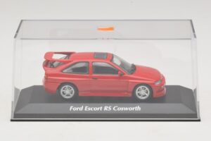 Ford Escort RS Cosworth Czerwony Maxichamps 1:43 940082100 Metal — zdjęcie 4 z 5