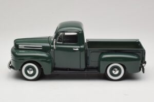 Ford F-1 Zielony Road Legends 1:18 92218 Metal — zdjęcie 4 z 8