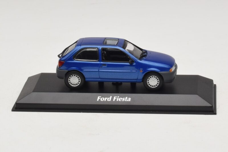 Ford Fiesta Mk4 Niebieski Metalik Maxichamps 1:43 940085061 Metal