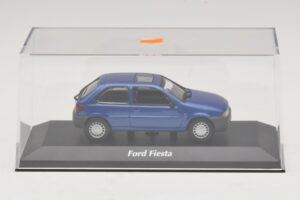 Ford Fiesta Mk4 Niebieski Metalik Maxichamps 1:43 940085061 Metal — zdjęcie 4 z 5