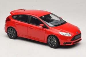 Ford Focus ST Mk2 Czerwony Minichamps 1:18 110082002 Metal — zdjęcie 6 z 8