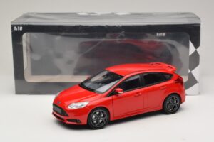 Ford Focus ST Mk2 Czerwony Minichamps 1:18 110082002 Metal — zdjęcie 8 z 8