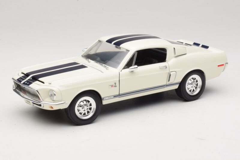 Ford Shelby GT500KR Biały Road Legends 1:18 92168 Metal