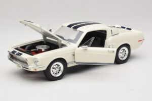 Ford Shelby GT500KR Biały Road Legends 1:18 92168 Metal — zdjęcie 2 z 8