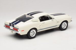 Ford Shelby GT500KR Biały Road Legends 1:18 92168 Metal — zdjęcie 3 z 8