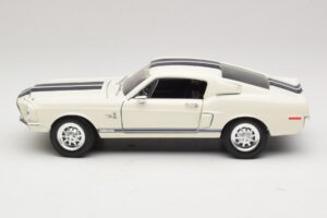 Ford Shelby GT500KR Biały Road Legends 1:18 92168 Metal — zdjęcie 4 z 8