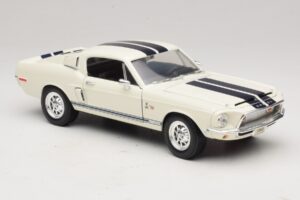 Ford Shelby GT500KR Biały Road Legends 1:18 92168 Metal — zdjęcie 6 z 8
