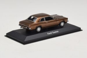 Ford Taunus TC Brązowy Metalik Maxichamps 1:43 940081300 Metal — zdjęcie 2 z 5