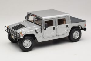 Hummer H1 Hardtop Srebrny Maisto 1:18 36857 Metal