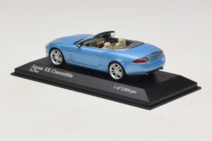 Jaguar XK X150 Kabriolet Jasnoniebieski Metalik Minichamps 1:43 400130530 Metal — zdjęcie 3 z 5