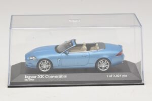Jaguar XK X150 Kabriolet Jasnoniebieski Metalik Minichamps 1:43 400130530 Metal — zdjęcie 4 z 5