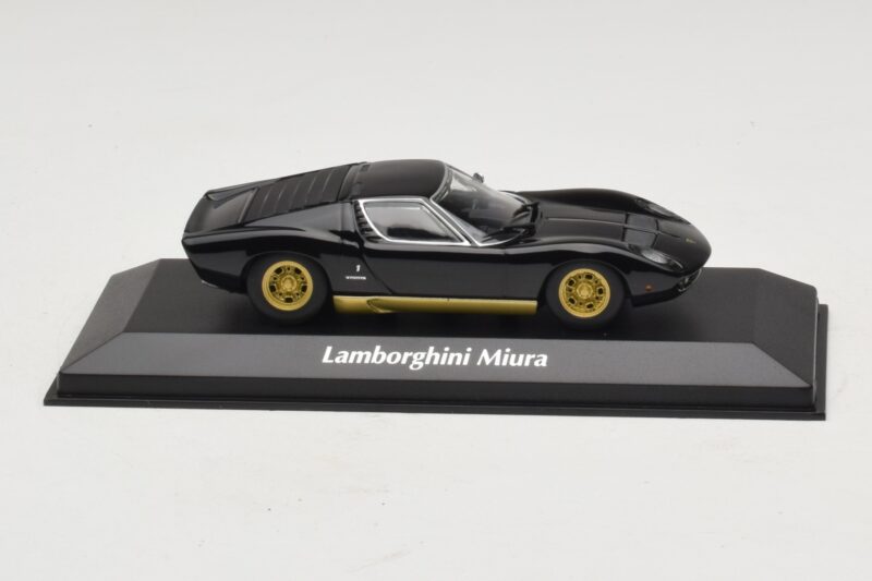 Lamborghini Miura P400 Czarny Maxichamps 1:43 Lamborghini Miura P400 Czarny Maxichamps 1:43 940103000 Metal