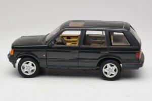 Land Rover Range Rover P38A 4.6 HSE Zielony Metalik AUTOart 1:18 70010 Metal — zdjęcie 4 z 8