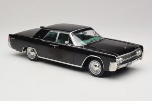 Lincoln Continental Czarny KK-Scale 1:18 KKDC181483 Metal — zdjęcie 4 z 6