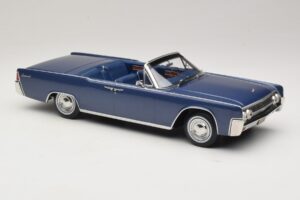 Lincoln Continental Convertible Niebieski Metalik The Lincoln Lawyer KK-Scale 1:18 KKDC181522 Metal — zdjęcie 5 z 7
