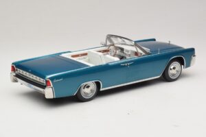 Lincoln Continental Convertible Turkusowy Metalik KK-Scale 1:18 KKDC181524 Metal — zdjęcie 3 z 7