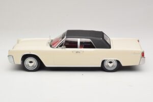 Lincoln Continental Convertible Biały John F. Kennedy KK-Scale 1:18 KKDC181523 Metal — zdjęcie 4 z 7