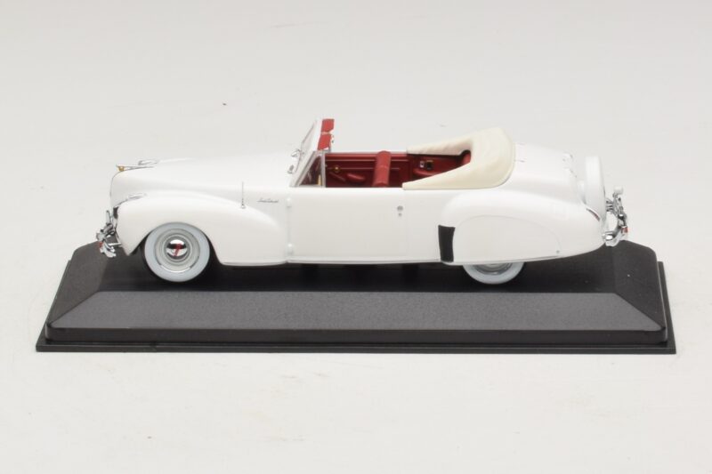 Lincoln Continental Kabriolet Biały Minichamps 1:43 400082501 Metal