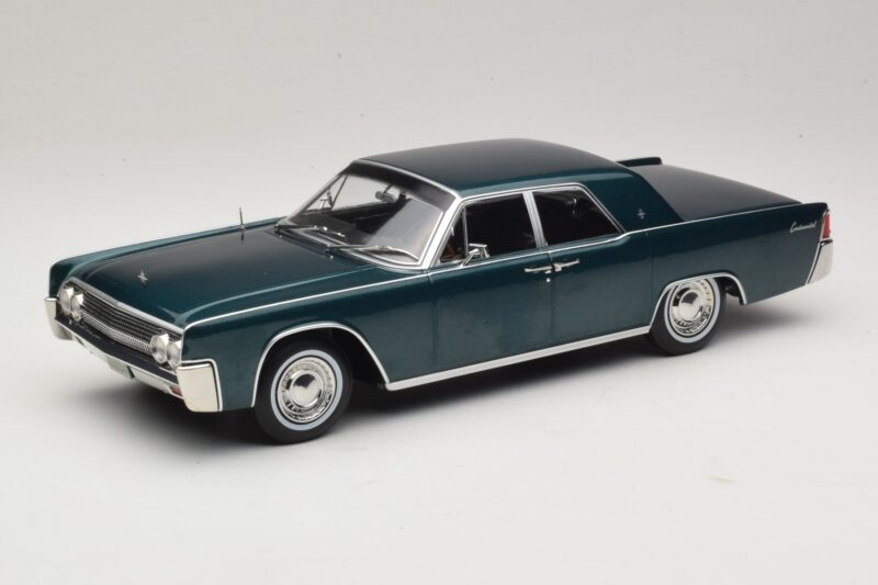 Lincoln Continental Ciemnozielony Metalik Matrix Reloaded & Revolutions KK-Scale 1:18 KKDC181481 Metal
