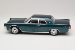 Lincoln Continental Ciemnozielony Metalik Matrix Reloaded & Revolutions KK-Scale 1:18 KKDC181481 Metal — zdjęcie 3 z 6