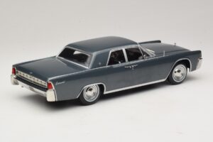 Lincoln Continental Szary Metalik Marnie KK-Scale 1:18 KKDC181482 Metal — zdjęcie 2 z 6