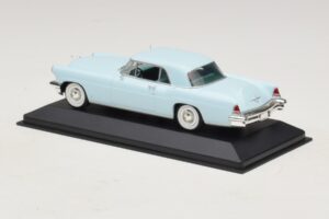 Lincoln Continental Mark II Jasnoniebieski Minichamps 1:43 400082304 Metal — zdjęcie 3 z 5