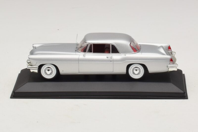 Lincoln Continental Mark II Srebrny Minichamps 1:43 Lincoln Continental Mark II Srebrny Minichamps 1:43 400082301 Metal
