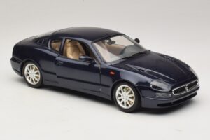 Maserati 3200 GT Niebieski Bburago 1:18 3371-P1 Metal — zdjęcie 6 z 8