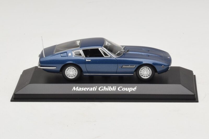 Maserati Ghibli Niebieski Metalik Maxichamps 1:43 940123321 Metal