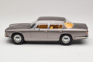 Maserati Quattroporte I Szary Metalik KK-Scale 1:18 KKDC181511 Metal — zdjęcie 3 z 6
