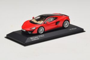 McLaren 570GT Vermillion Red Minichamps 1:43 537154522 Metal — zdjęcie 2 z 5