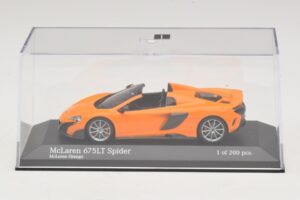 McLaren 675LT Spider Pomarańczowy Minichamps 1:43 537154431 Metal — zdjęcie 4 z 5