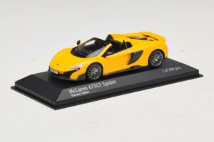 McLaren 675LT Spider Volcano Yellow Minichamps 1:43 537154430 Metal — zdjęcie 2 z 5