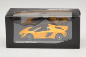 McLaren 675LT Spider Volcano Yellow Minichamps 1:43 537154430 Metal — zdjęcie 5 z 5