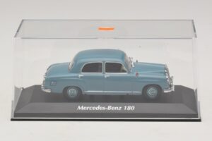 Mercedes 180 W120 Niebieski Maxichamps 1:43 940033102 Metal — zdjęcie 4 z 5