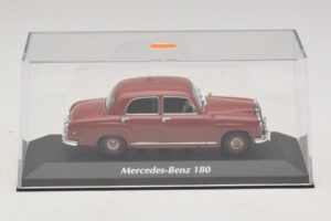 Mercedes 180 W120 Czerwony Maxichamps 1:43 940033101 Metal — zdjęcie 4 z 5