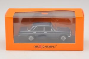 Mercedes 200D W115 Niebieski Maxichamps 1:43 940034000 Metal — zdjęcie 5 z 5