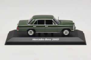 Mercedes 200D W115 Ciemnozielony Maxichamps 1:43 940034001 Metal