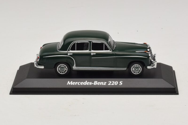 Mercedes 220 S W180 Ciemnozielony Maxichamps 1:43 Mercedes 220 S W180 Ciemnozielony Maxichamps 1:43 940033001 Metal