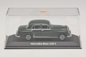 Mercedes 220 S W180 Ciemnozielony Maxichamps 1:43 940033001 Metal — zdjęcie 4 z 5