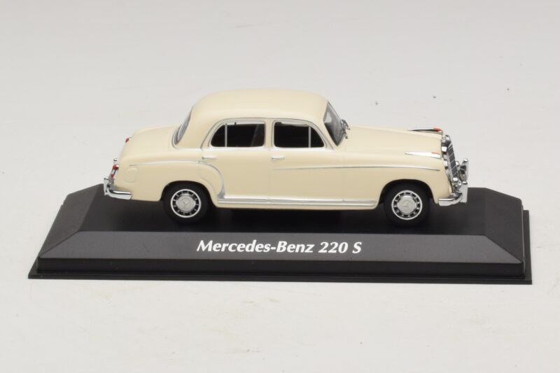 Mercedes 220 S W180 Biały Maxichamps 1:43 940033000 Metal