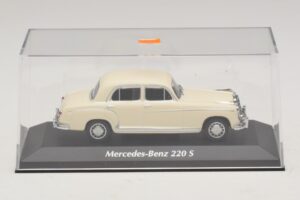 Mercedes 220 S W180 Biały Maxichamps 1:43 940033000 Metal — zdjęcie 4 z 5