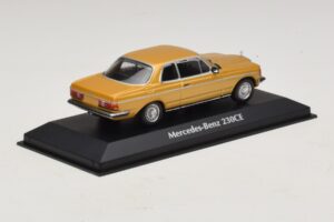 Mercedes 230 CE C123 Złoty Metalik Maxichamps 1:43 940032220 Metal — zdjęcie 2 z 5