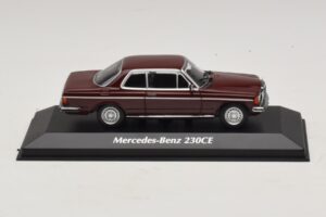 Mercedes 230 CE C123 Czerwony Maxichamps 1:43 940032221 Metal