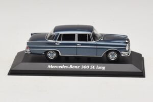 Mercedes 300 SE W112 Lang Niebieski Metalik Maxichamps 1:43 940035200 Metal