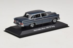 Mercedes 300 SE W112 Lang Niebieski Metalik Maxichamps 1:43 940035200 Metal — zdjęcie 2 z 5