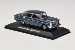 Mercedes 300 SE W112 Lang Niebieski Metalik Maxichamps 1:43 940035200 Metal — zdjęcie 3 z 5